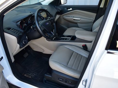 Used 2019 Ford Escape SEL FWD image 17