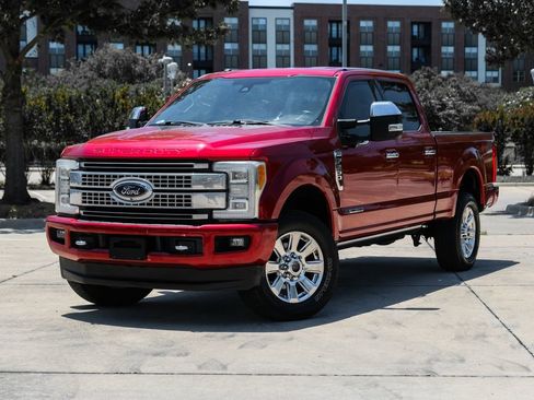 Used 2017 Ford F250 Platinum w/ FX4 Off-Road Package AWD/4WD image 7