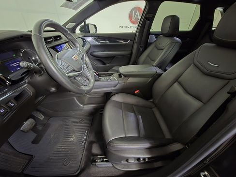 Used 2023 Cadillac XT5 Premium Luxury image 15