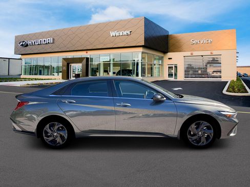 New 2026 Hyundai Elantra SEL Sport image 9