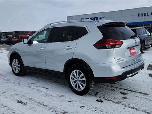 Used 2019 Nissan Rogue SV image 6