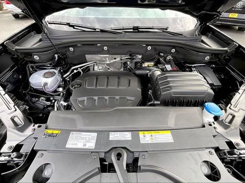 New 2025 Volkswagen Atlas SE image 12