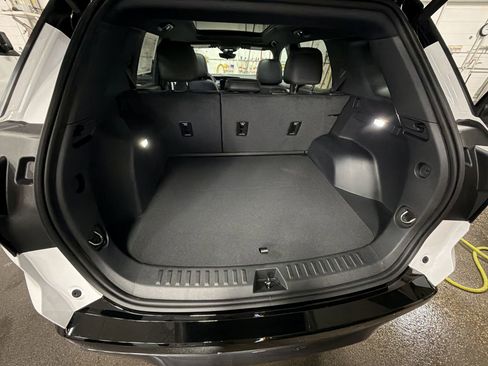 New 2026 GMC Terrain AT4 w/ Convenience Package III image 25