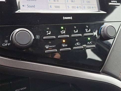 Used 2020 Toyota Camry LE image 16