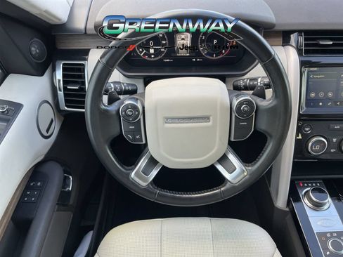Used 2018 Land Rover Discovery HSE AWD/4WD image 14