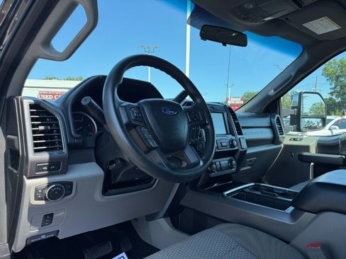Used 2019 Ford F250 4x4 Crew Cab Super Duty image 13