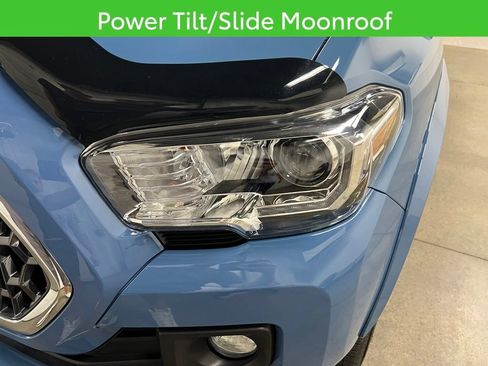 Used 2019 Toyota Tacoma TRD Sport AWD/4WD image 14
