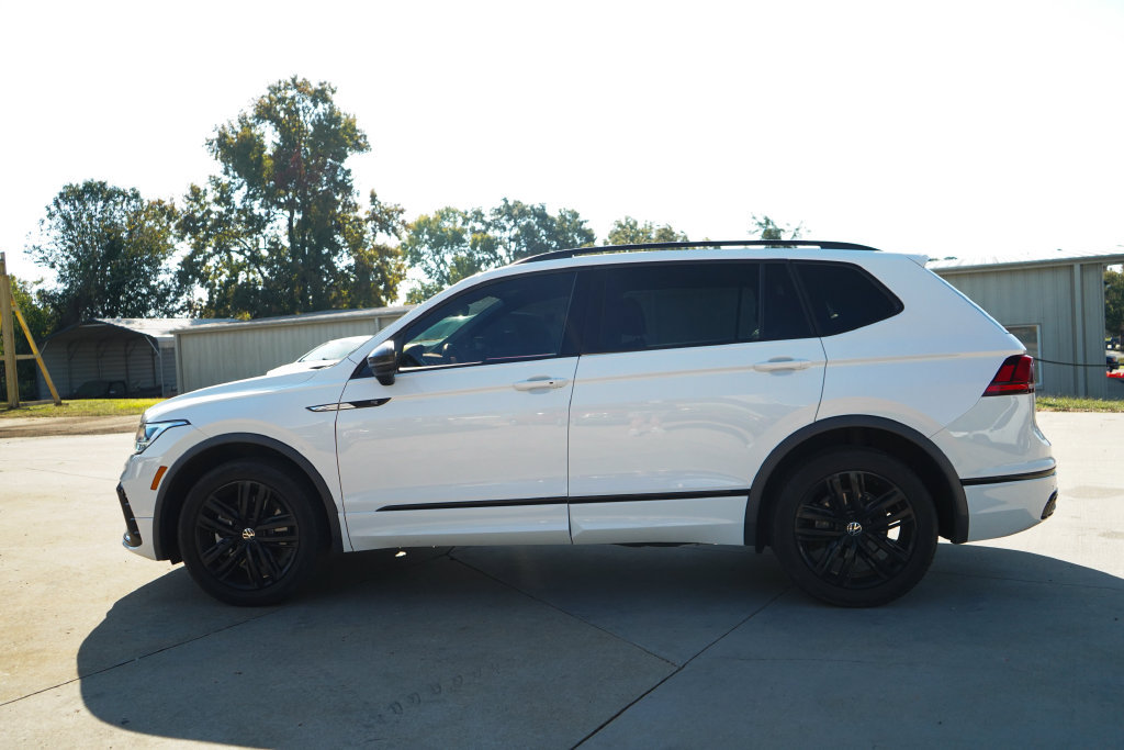 Used 2022 Volkswagen Tiguan SE R-Line FWD image 25