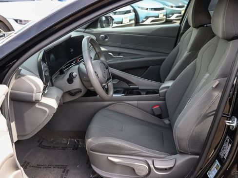 Certified 2023 Hyundai Elantra SEL w/ Convenience Package image 16