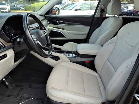 Certified 2022 Kia Telluride EX w/ EX Premium Package image 15