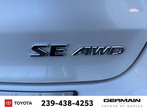 Used 2018 Toyota Highlander SE image 8