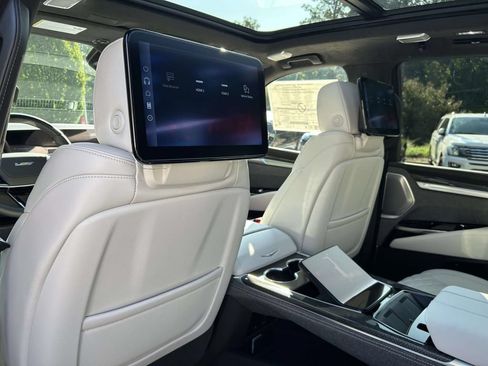 New 2026 Cadillac Escalade V AWD/4WD image 13
