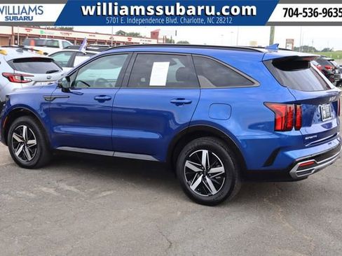 Used 2023 Kia Sorento S w/ Panoramic Sunroof Package image 6