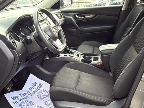 Used 2018 Nissan Rogue SV AWD/4WD image 19