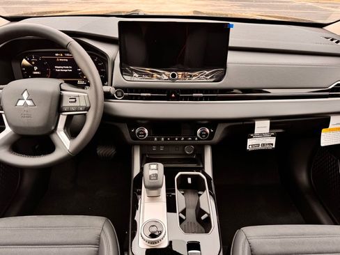 New 2026 Mitsubishi Outlander SE FWD image 23