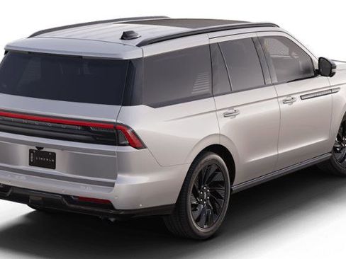 Used 2025 Lincoln Navigator Reserve w/ Jet Appearance Package image 26