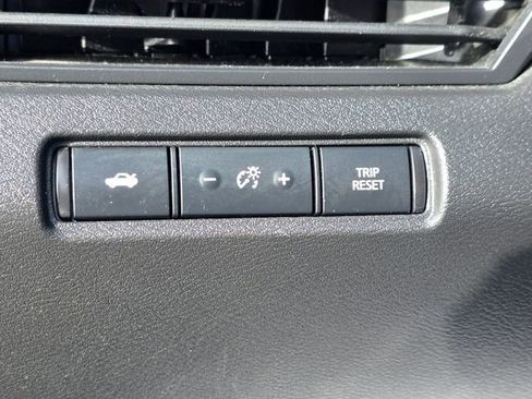 Used 2024 Nissan Altima 2.5 SV image 8