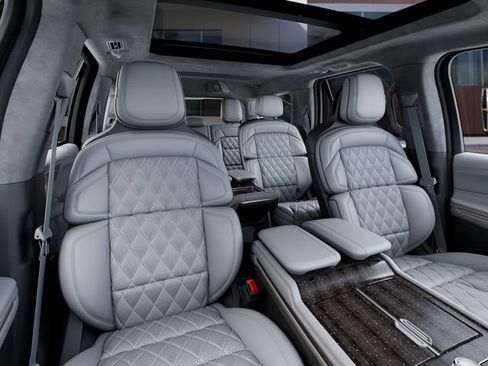 New 2027 Lincoln Navigator Black Label AWD/4WD image 10