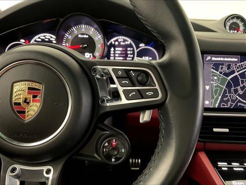 Used 2022 Porsche Cayenne Turbo AWD/4WD image 12