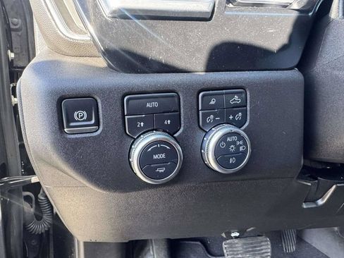 Used 2025 GMC Sierra 1500 SLT AWD/4WD image 23