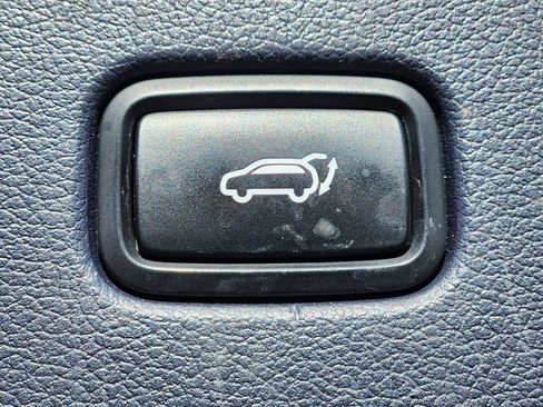 Used 2021 Hyundai Palisade Limited image 25