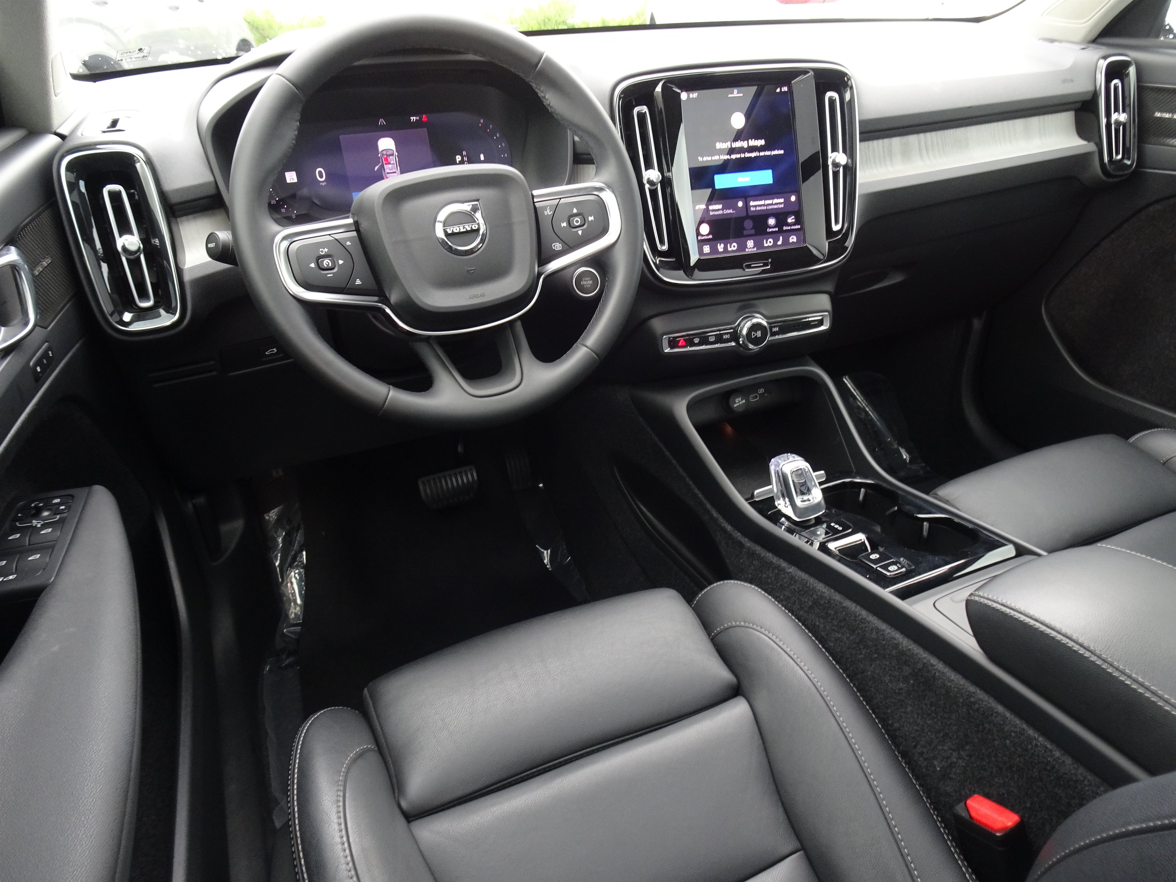 Used 2024 Volvo XC40 B5 Ultimate w/ Climate Package AWD/4WD image 11