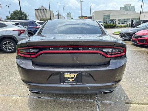 Used 2020 Dodge Charger SXT w/ Leather Interior Group RWD image 6