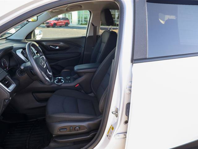 Used 2022 GMC Terrain SLE w/ Driver Convenience Package AWD/4WD image 3