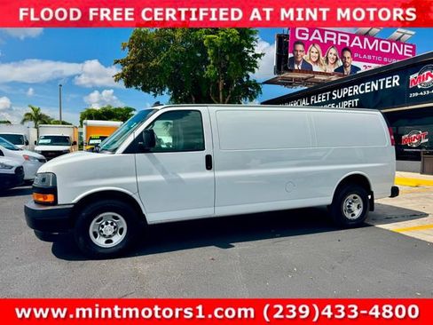 Used 2019 Chevrolet Express 3500 Extended w/ Driver Convenience Package RWD image 12