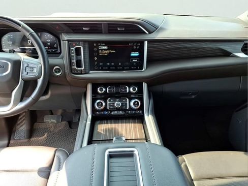 Used 2024 GMC Yukon XL Denali w/ Denali Reserve Package AWD/4WD image 13