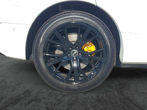 Used 2022 Audi e-tron Chronos w/ Chronos Package image 6