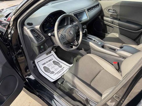 Used 2019 Honda HR-V Sport image 9