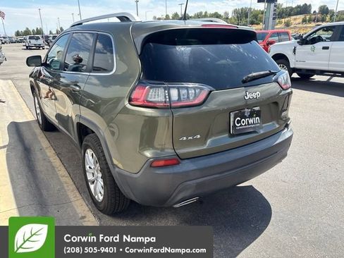 Used 2019 Jeep Cherokee Latitude w/ Cold Weather Group AWD/4WD image 5