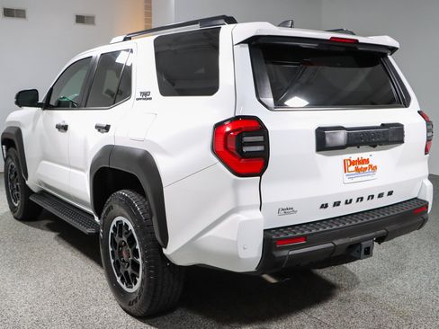 Used 2025 Toyota 4Runner TRD Off-Road Premium AWD/4WD image 9