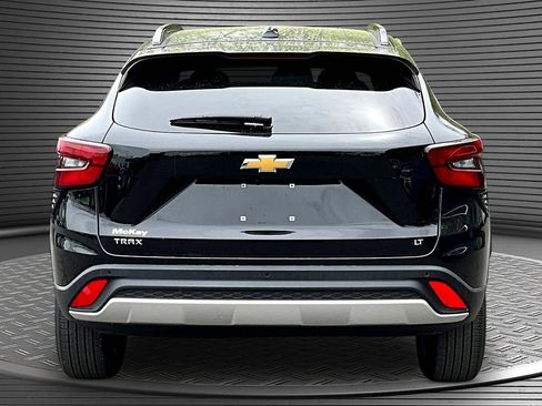 Used 2024 Chevrolet Trax LT w/ Driver Confidence Package FWD image 5