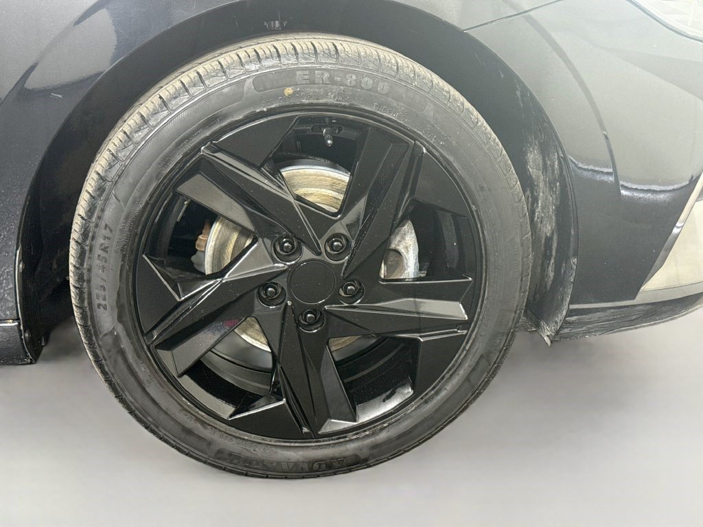 Used 2021 Hyundai Elantra Limited FWD image 31