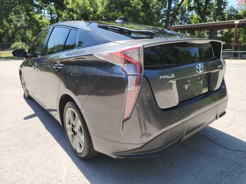 Used 2016 Toyota Prius Four Touring FWD image 4