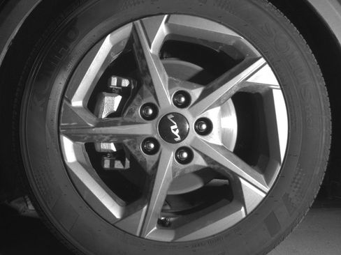 Used 2025 Kia K4 LXS image 12