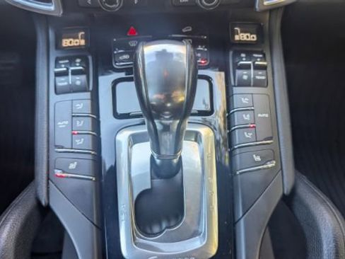 Used 2014 Porsche Cayenne Platinum Edition image 33