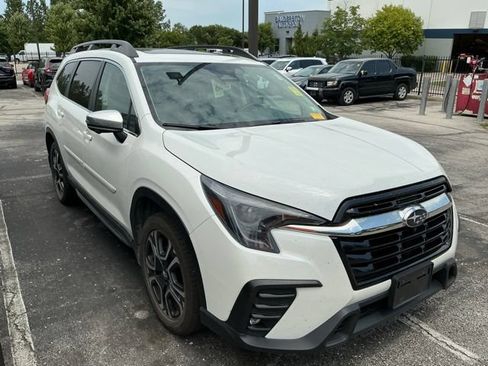 Used 2023 Subaru Ascent Limited w/ Technology Package AWD/4WD image 5