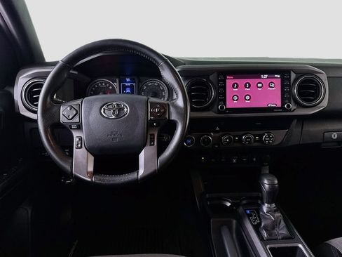 Used 2020 Toyota Tacoma TRD Off-Road w/ Technology Package AWD/4WD image 25