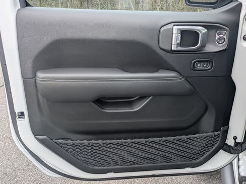 Used 2022 Jeep Wrangler Unlimited Rubicon w/ Xtreme Recon 35" Tire Package image 21