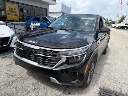 Used 2026 Kia Seltos LX FWD image 2