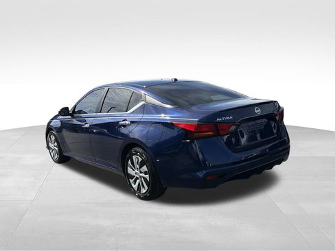 Used 2019 Nissan Altima 2.5 S FWD image 5