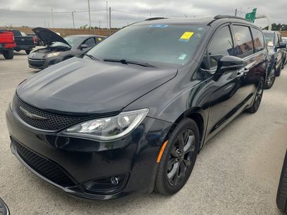 Used 2018 Chrysler Pacifica Limited w/ S Appearance Package