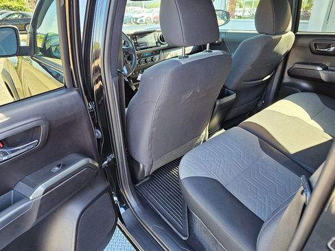 Used 2020 Toyota Tacoma TRD Off-Road w/ Technology Package image 9