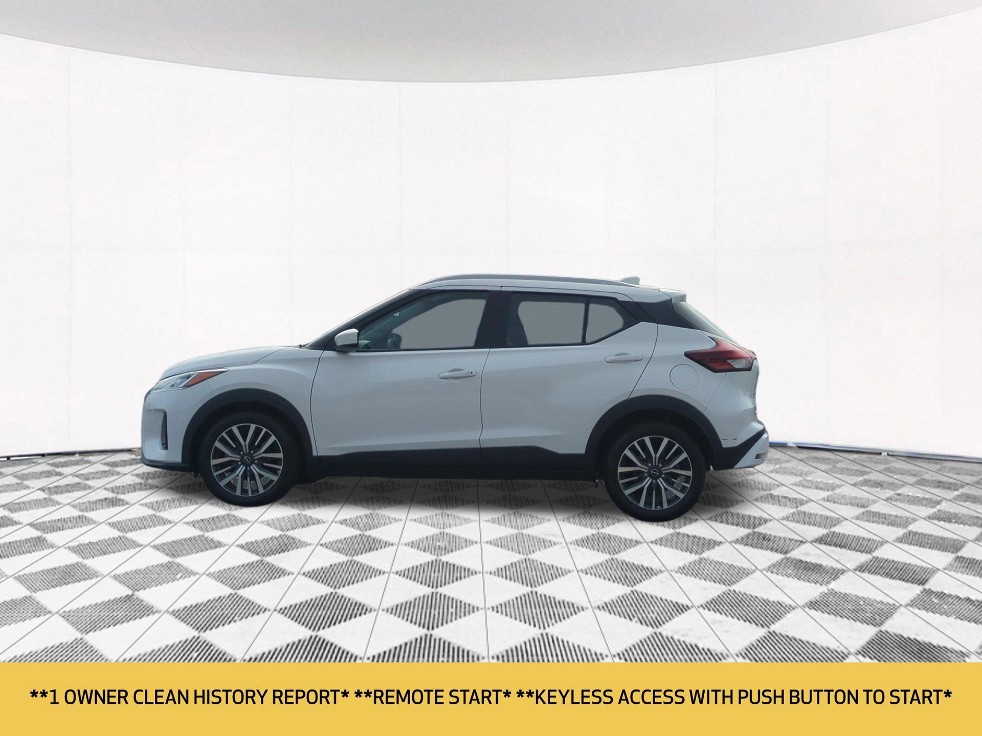 Used 2022 Nissan Kicks SV FWD image 2
