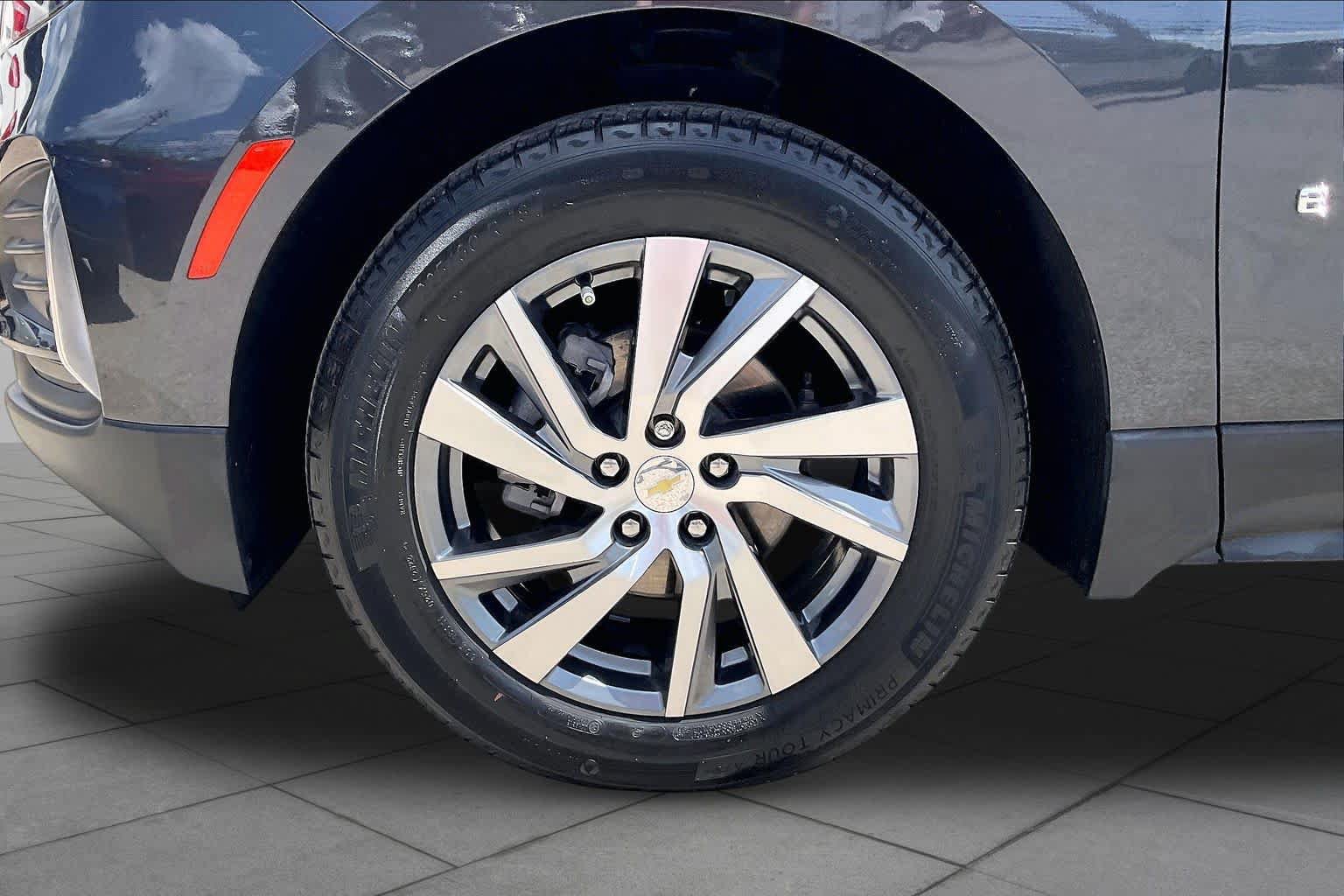 Used 2022 Chevrolet Equinox LT FWD image 11