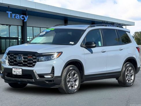 Certified 2024 Honda Passport TrailSport image 14