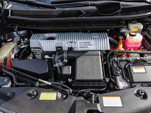 Used 2015 Toyota Prius V Three image 15